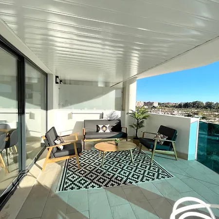 Three Bedroom Vacation Paradise Apartment *