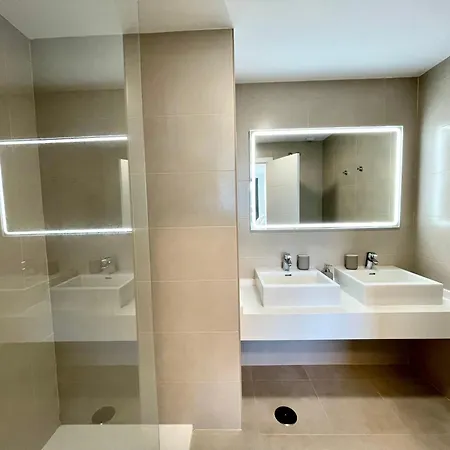 Three Bedroom Vacation Paradise Apartment