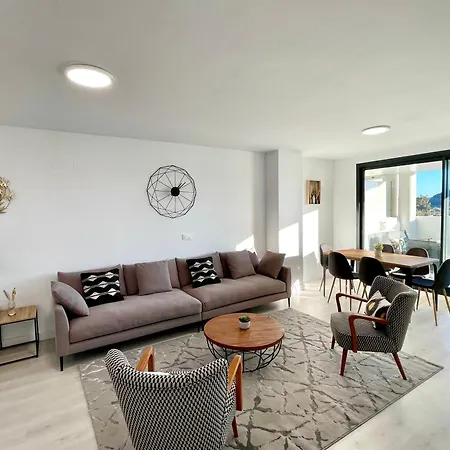 Three Bedroom Vacation Paradise Apartment *
